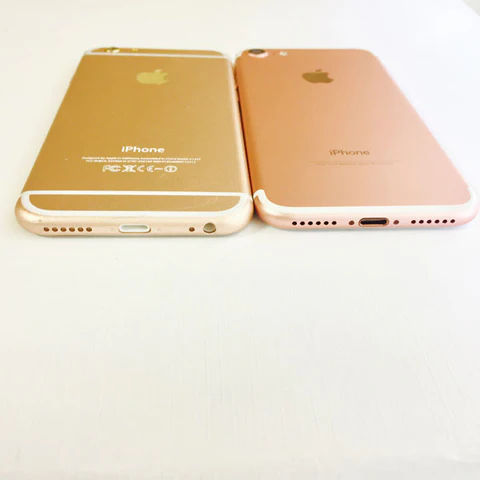 ストア iphone7 ケース イヤホン